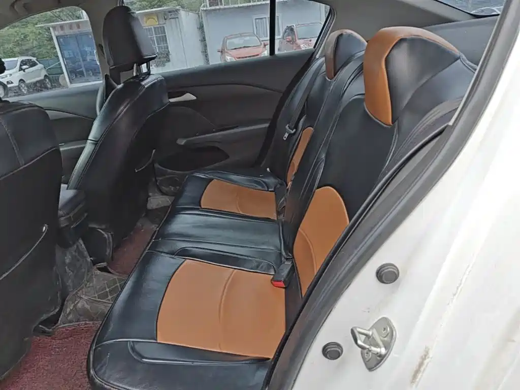 Chevrolet Cavalier 2016 1.5L Automatic Enjoyment Edition фото 17