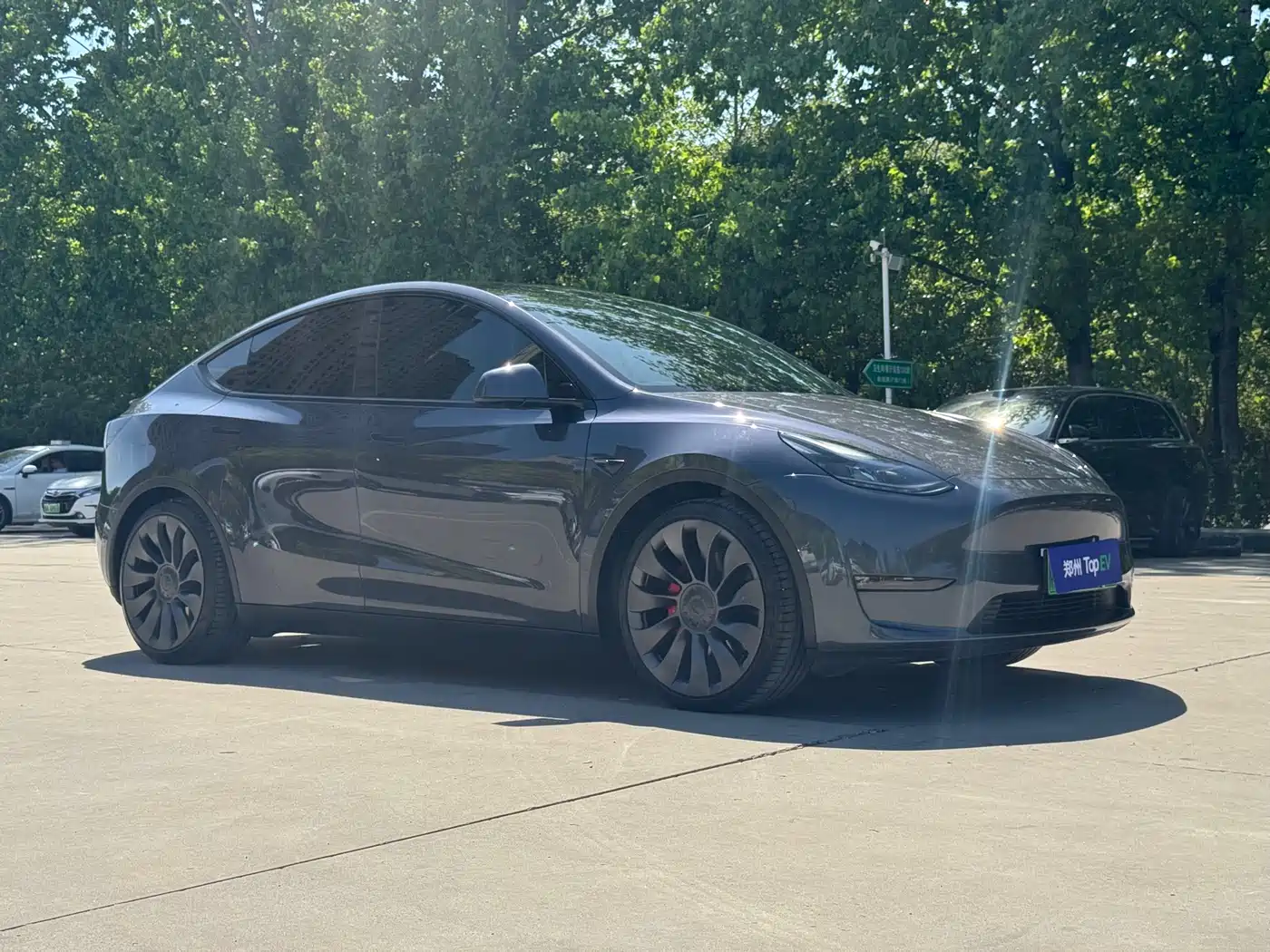 TESLA MODEL Y