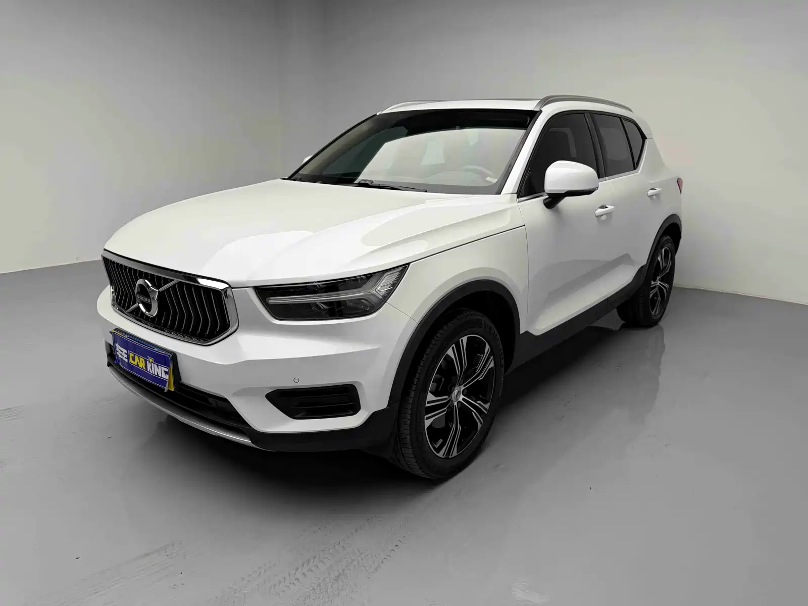 Фото 1 - Volvo XC40