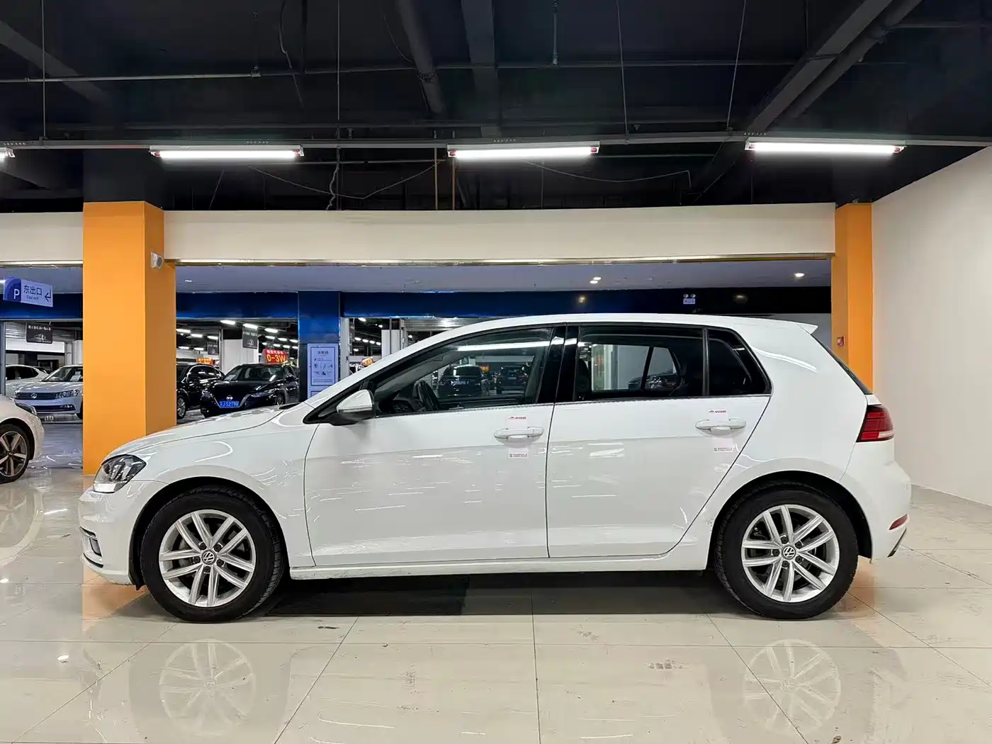 Volkswagen Golf 2018 230TSI Automatic Comfort фото 15