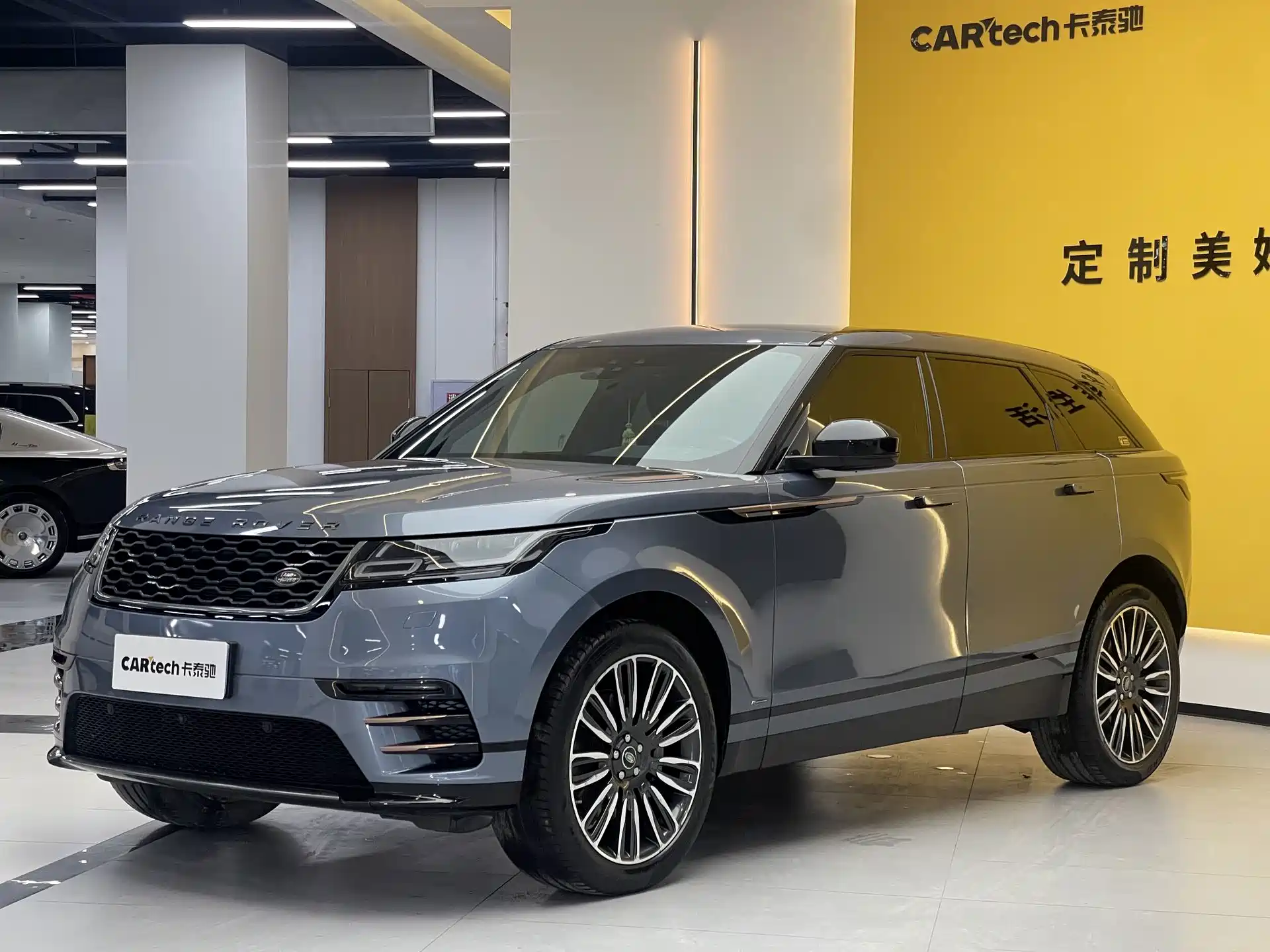 Фото 1 - Land Rover Range Rover Velar