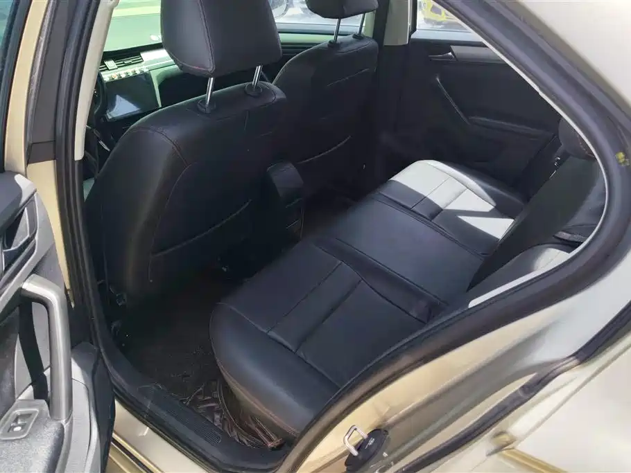 Volkswagen Bora 2016 Model 1.6L Manual Fashion фото 11