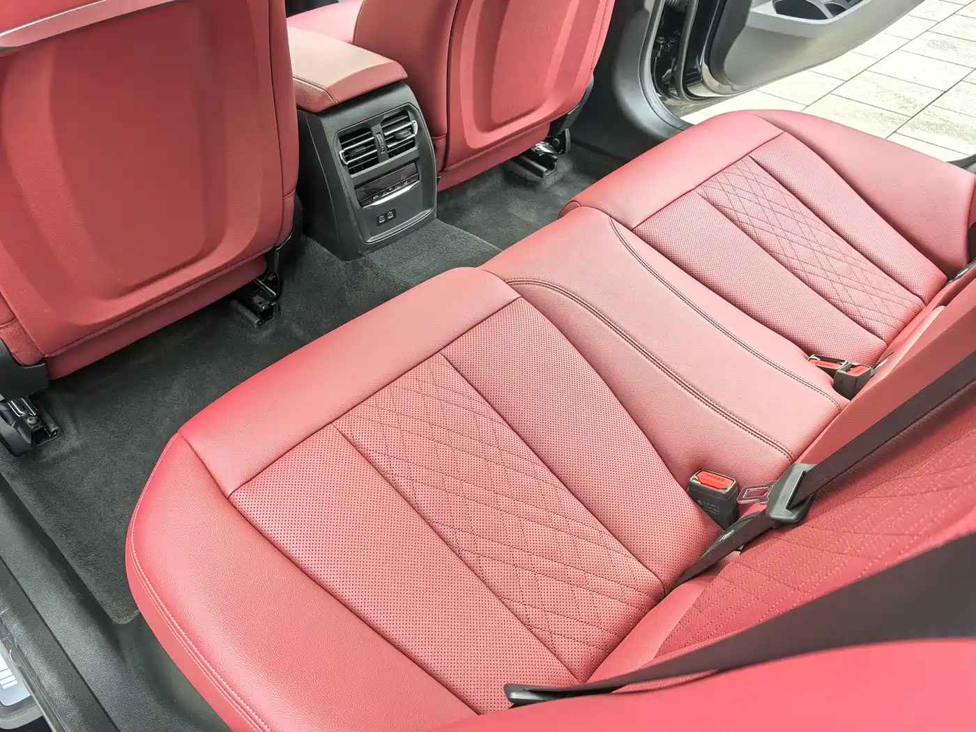 BMW 3 Series 2025 325Li M Sport Package фото 17