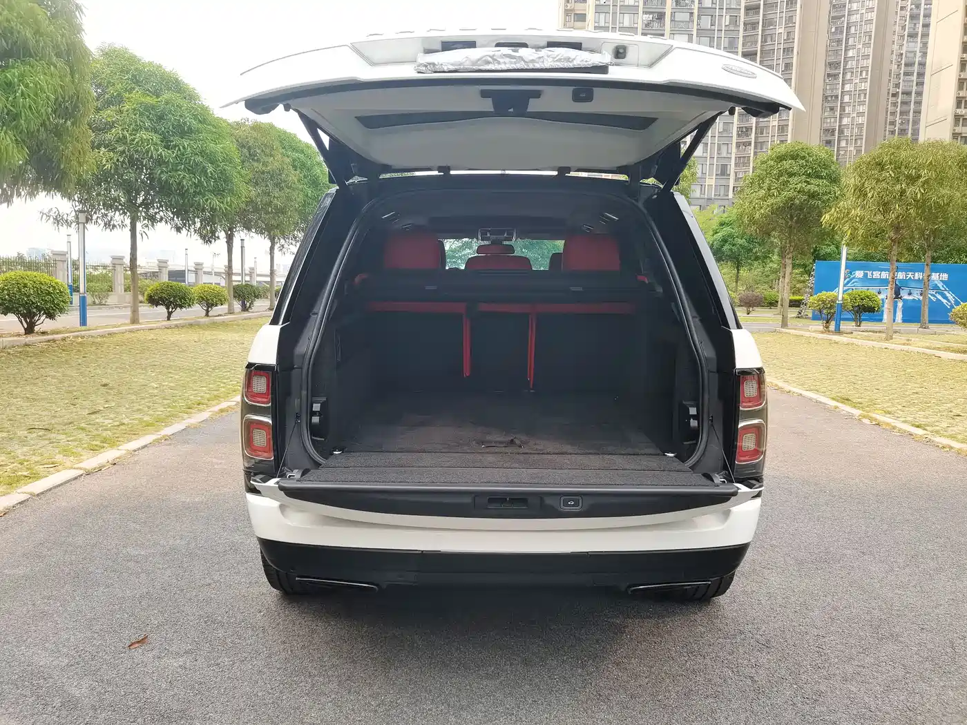 Land Rover Range Rover 2015 3.0 TDV6 Vogue фото 16