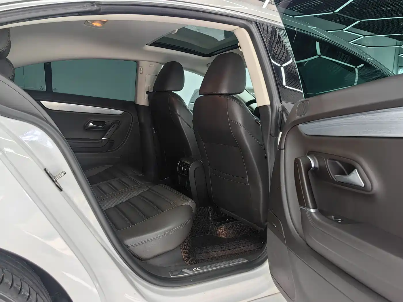 Volkswagen FAW-Volkswagen CC 2018 2.0TSI Luxury фото 14