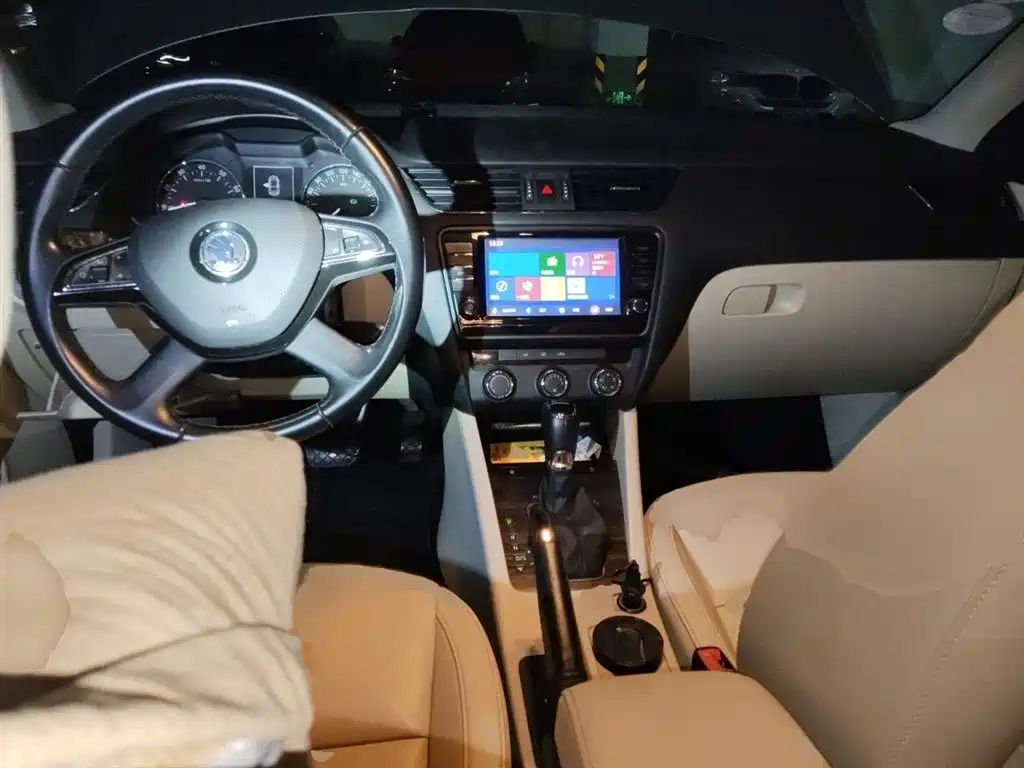 Škoda Octavia 2015 1.6L Automatic逸俊版 фото 13