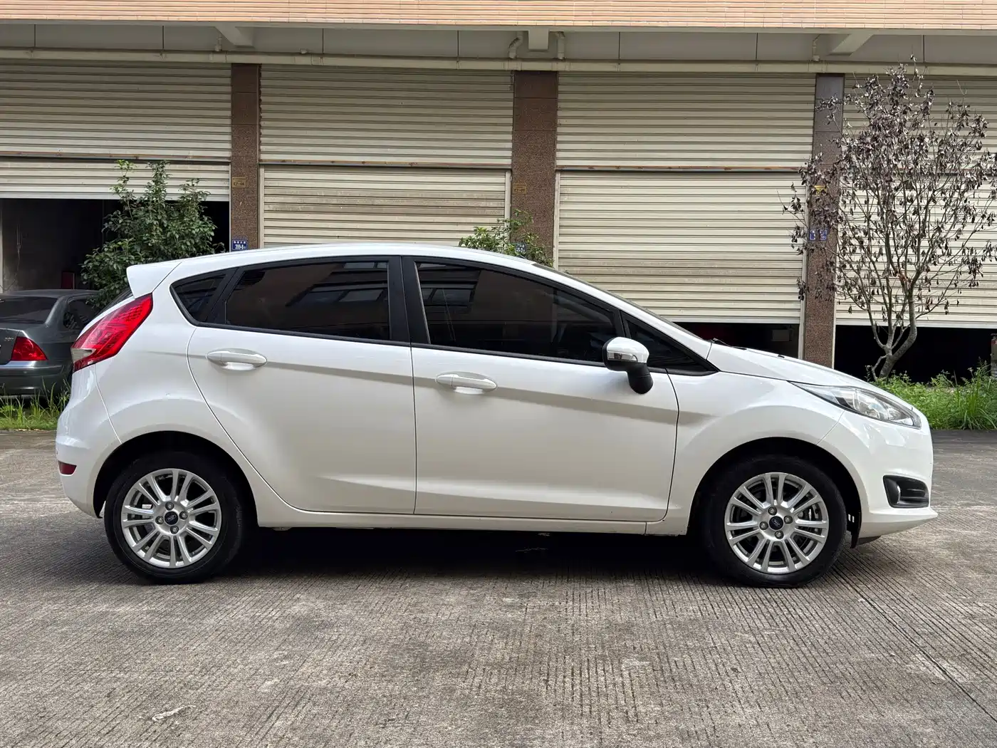 Ford Fiesta 2015 2013 Hatchback 1.5L Automatic Fashion