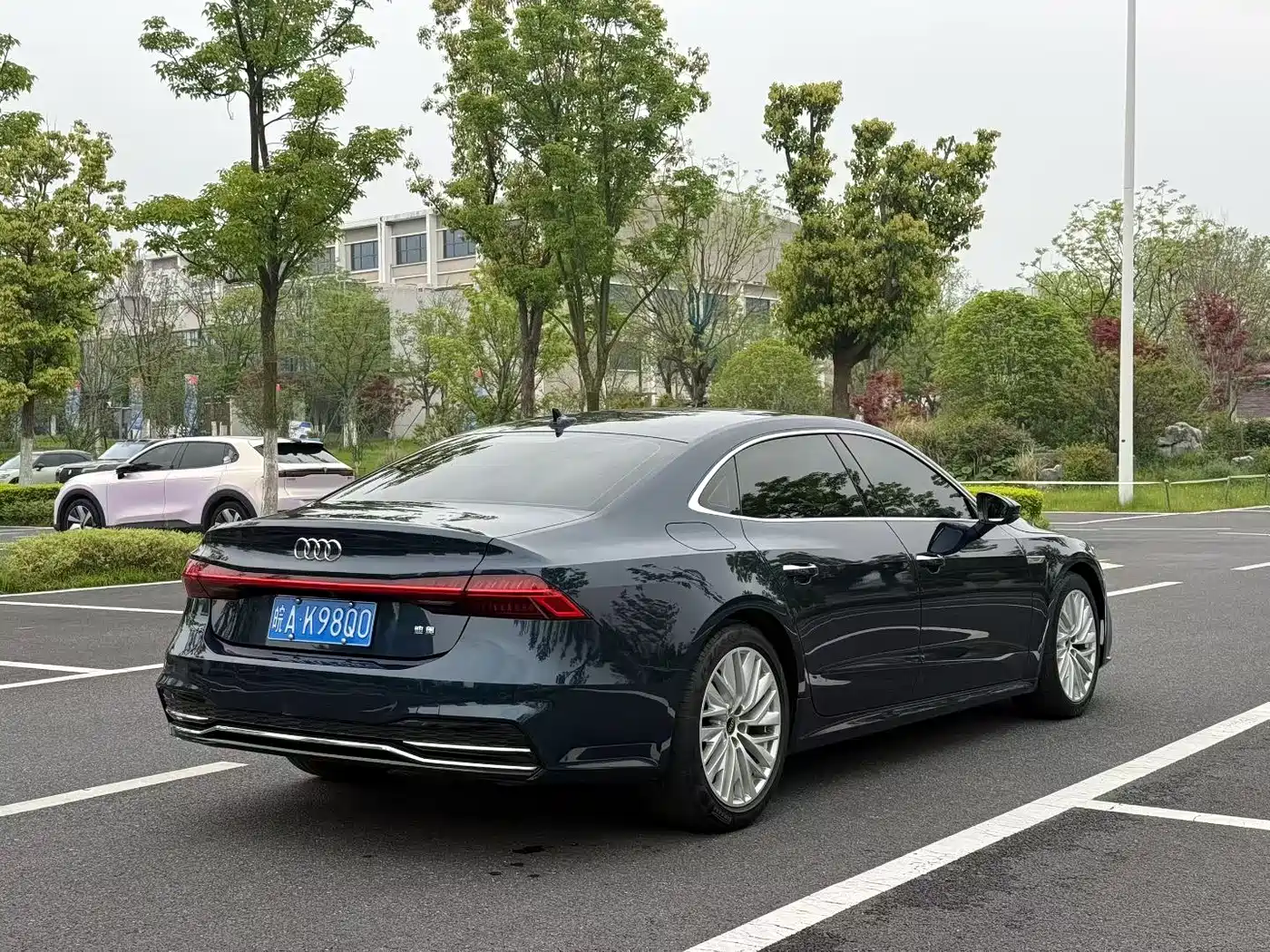 Audi A7L 2022 45 TFSI S-line Dream Builder Crystal Package фото 4