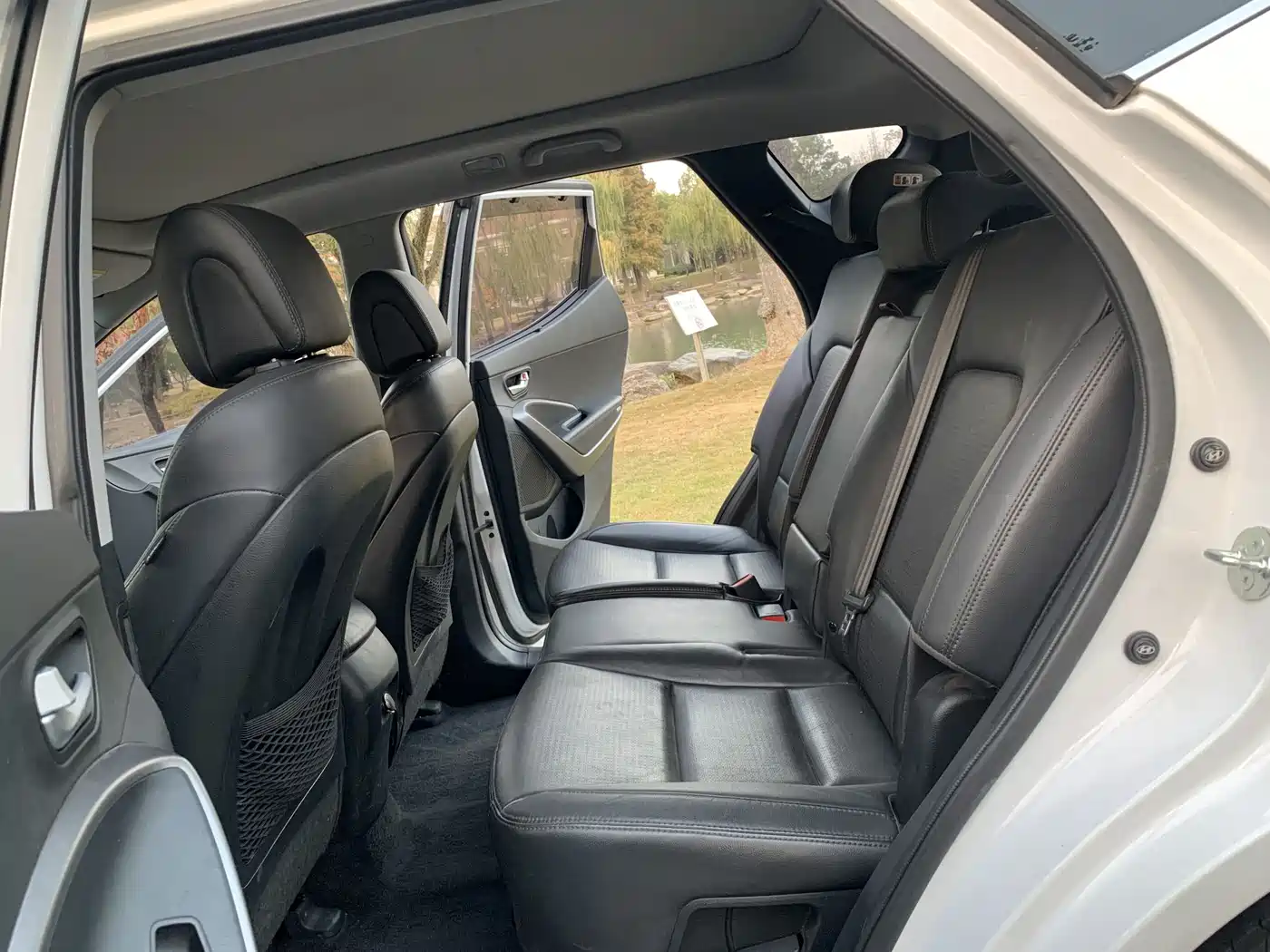 Hyundai Santa Fe 2015 2.4L Automatic 4WD Smart 5-seater фото 17