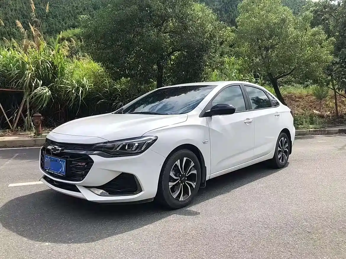 Chevrolet Monza 2019 RS 330T Auto Smooth Edition China VI