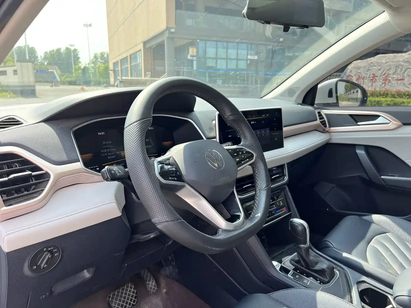 Volkswagen Tharu 2023 300TSI 2WD Bright Moon Edition фото 9