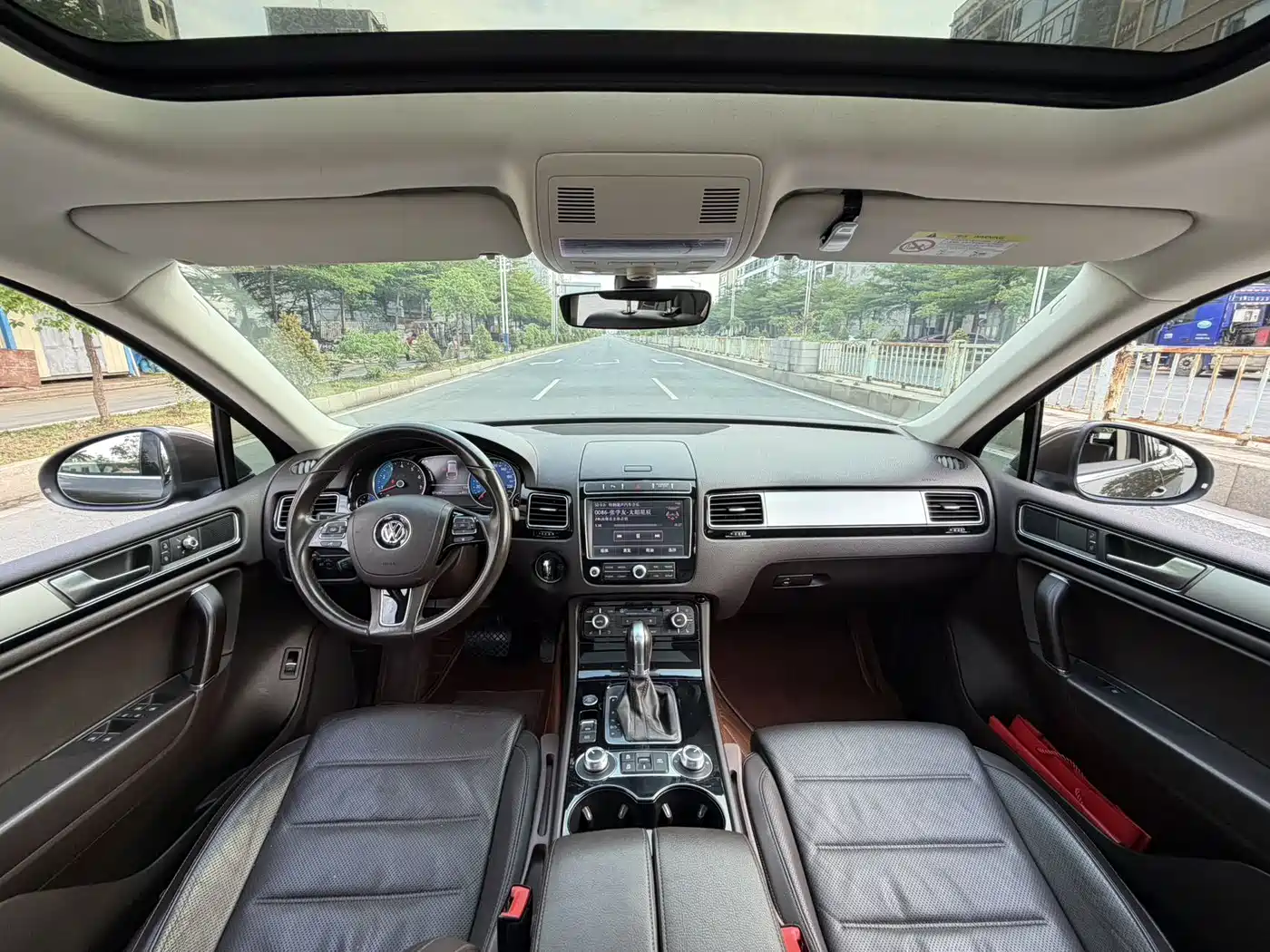 Volkswagen Touareg 2017 3.0TSI Explorer Edition фото 5