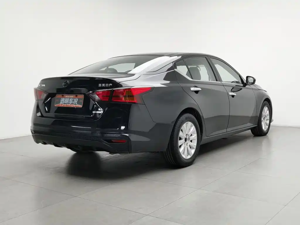 Photo 2 - Nissan Teana