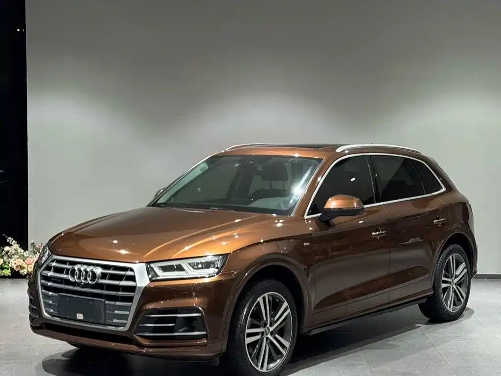 Photo 1 - Audi Q5L