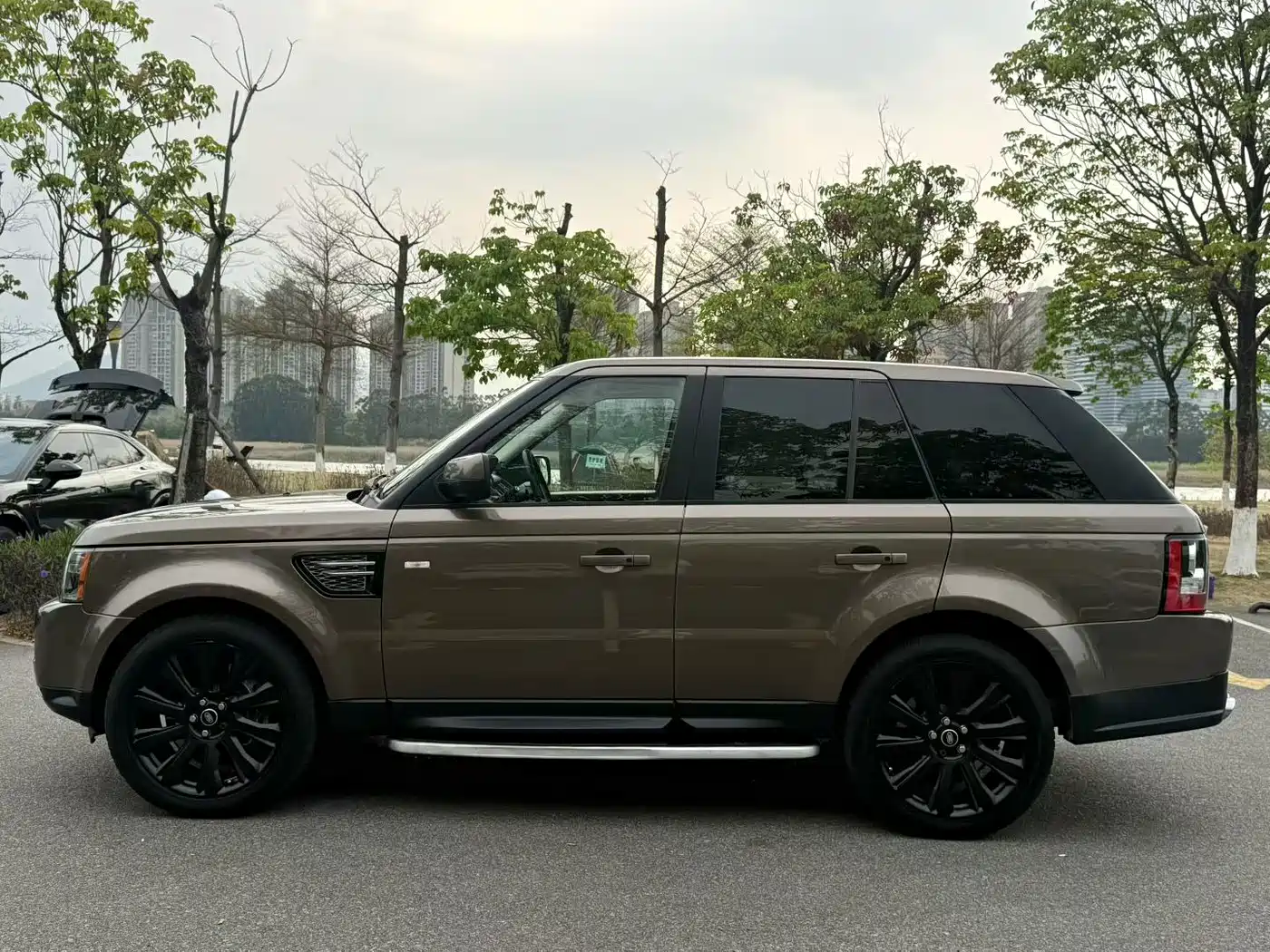 Land Rover Range Rover Sport 2012 5.0 SC V8 HSE фото 4