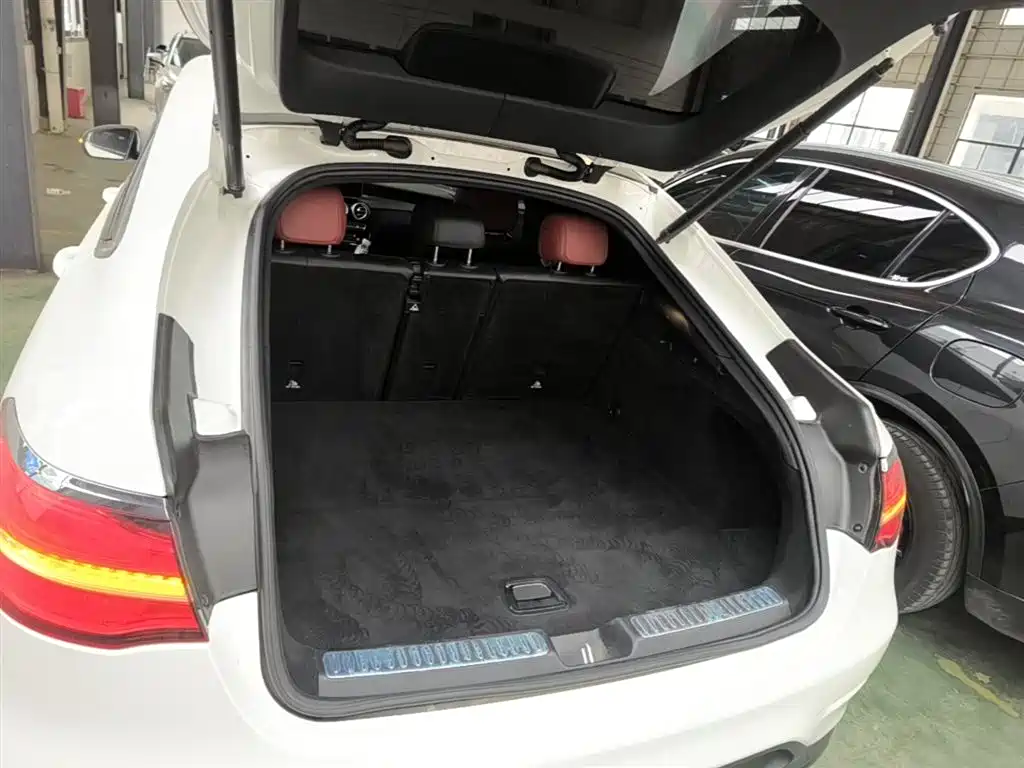 Mercedes-Benz GLC Coupe 2018 GLC 200 4MATIC Coupe SUV фото 19
