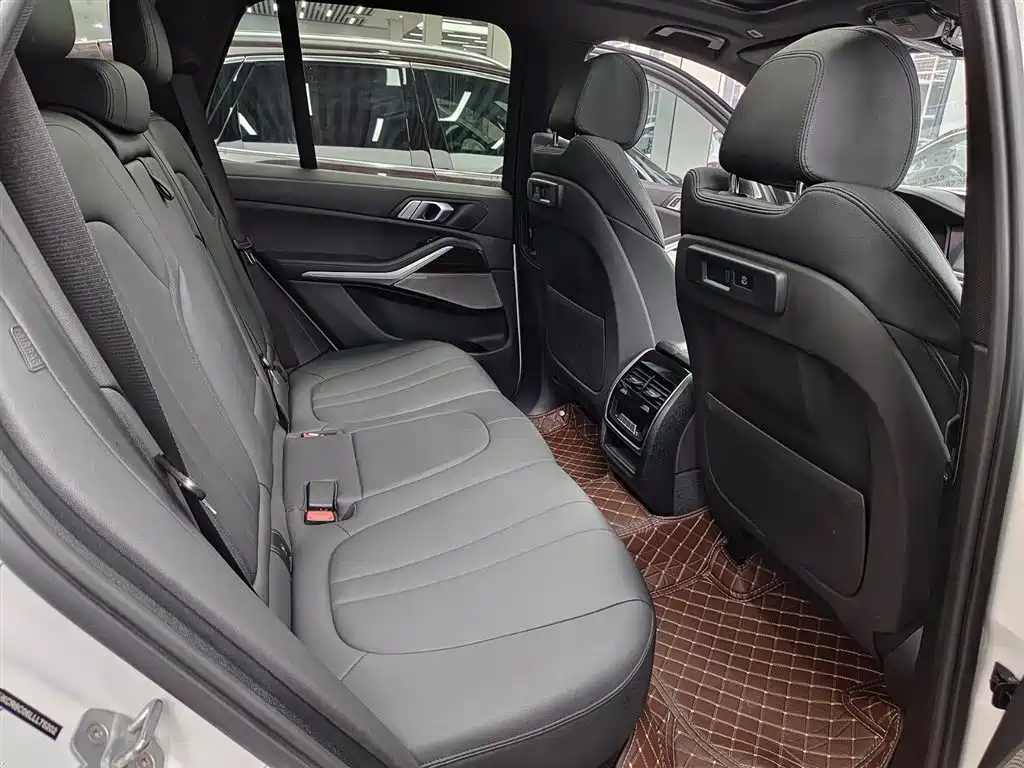 BMW X5 (Import) 2019 xDrive40i M Sport Package фото 8