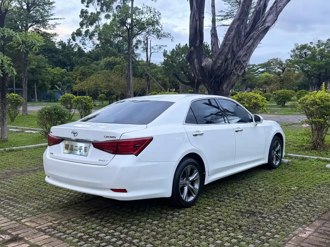 Toyota Crown 2015 2.0T Fashion фото 6