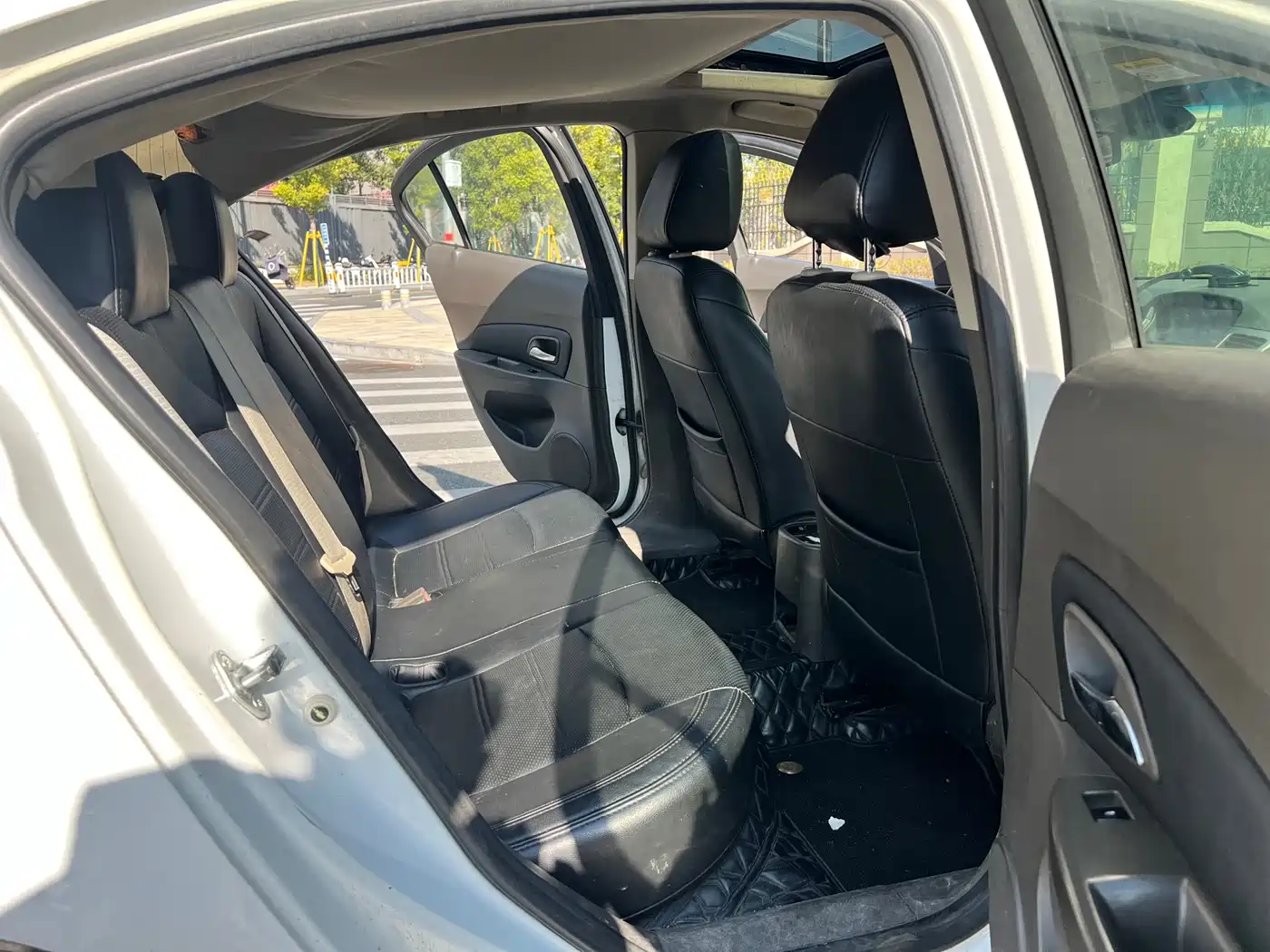 Chevrolet Cruze 2015 1.5L Automatic Luxury Edition фото 14
