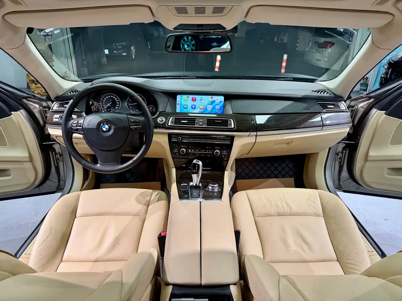 BMW 7 Series 2009 740Li Premium фото 16