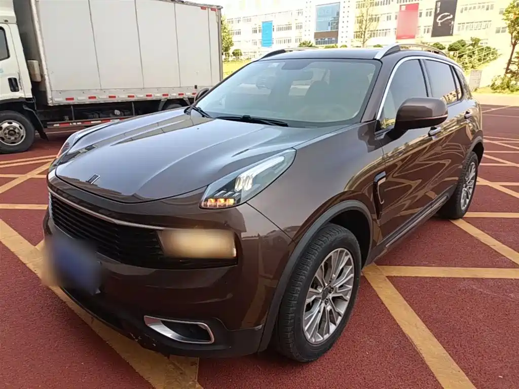 Lynk & Co 01 2017 2.0T 2WD фото 2