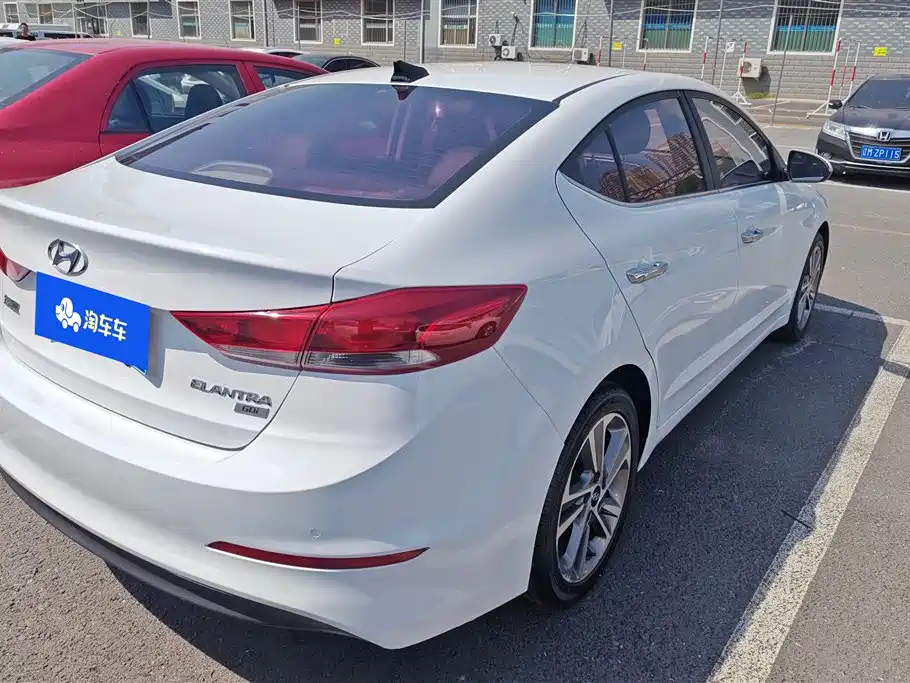 Hyundai Elantra 2016 Model 1.6L Automatic Smart Elite фото 3