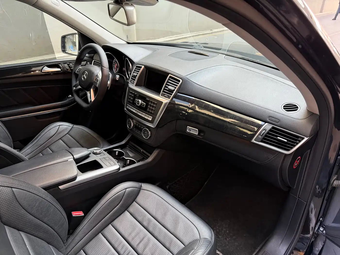 Mercedes-Benz GL-Class AMG 2014 AMG GL 63 фото 11
