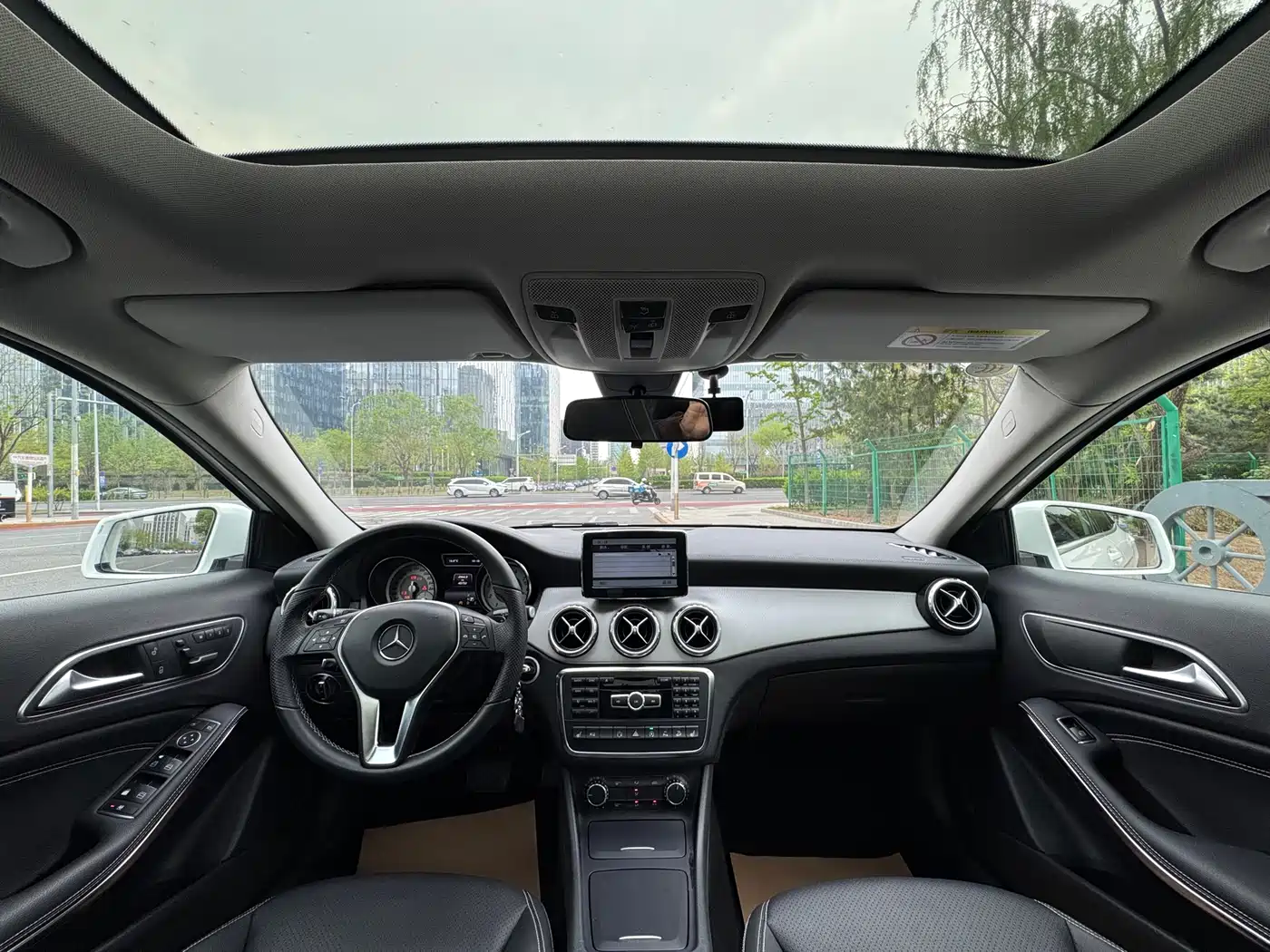 Mercedes-Benz GLA 2015 GLA 220 4MATIC Fashion Edition фото 16