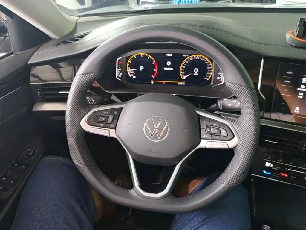 Photo 11 - Volkswagen Passat