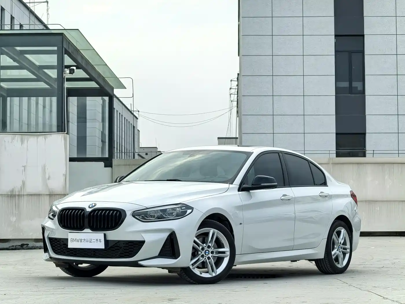 BMW 1 SERIES