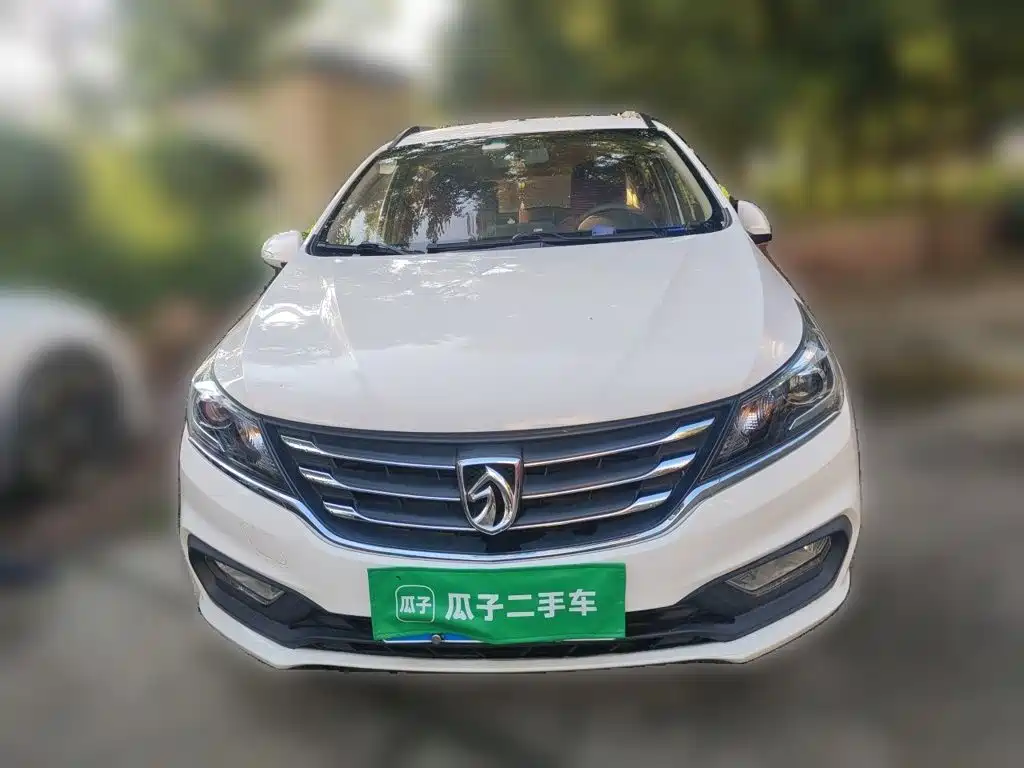 Baojun 310W 2017 2017 1.5L Manual Fashion Edition (China V)