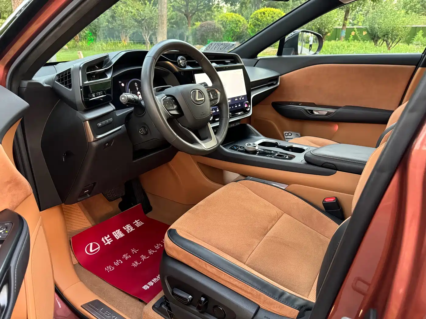 Lexus RZ 2023 450e 4WD Premium фото 4