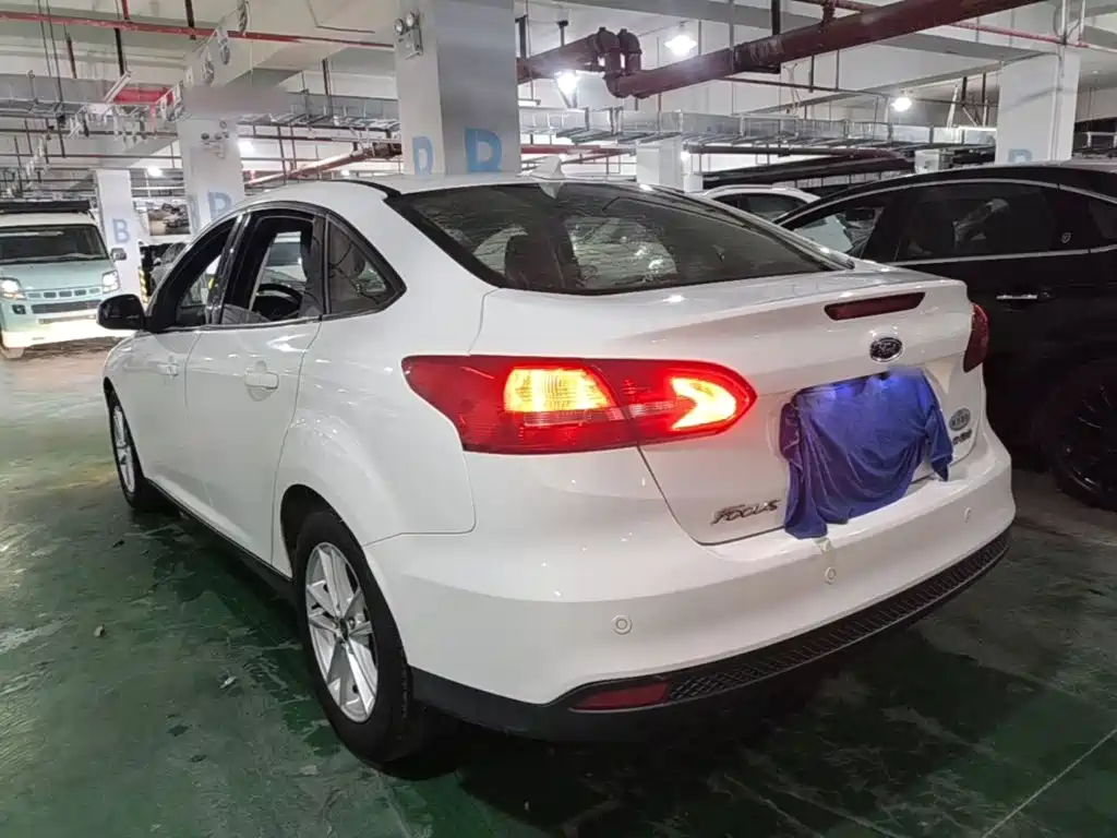 Photo 5 - Ford Focus