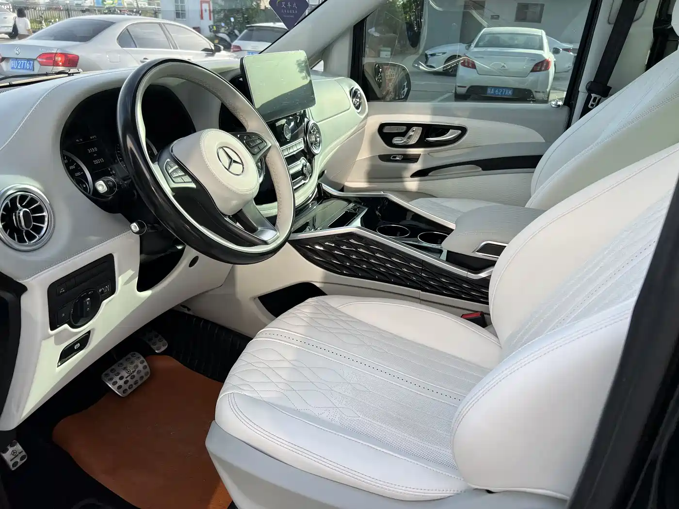 Mercedes-Benz Vito 2023 2.0T Business 7-Seater фото 4