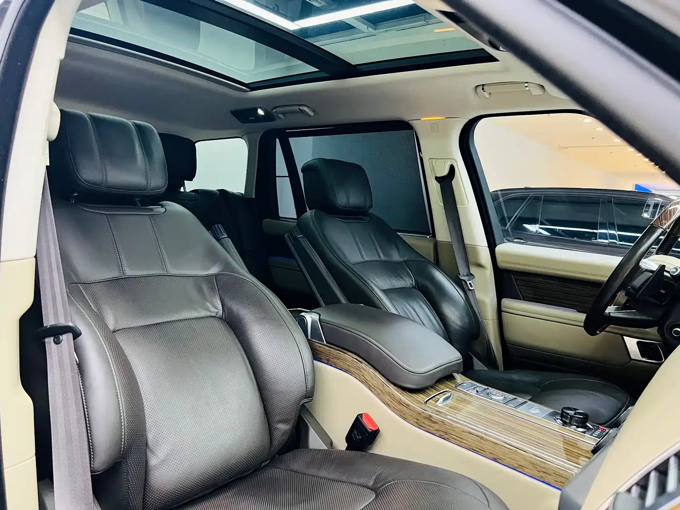 Land Rover Range Rover 2018 3.0 SC V6 Vogue Heritage Extended Edition фото 9