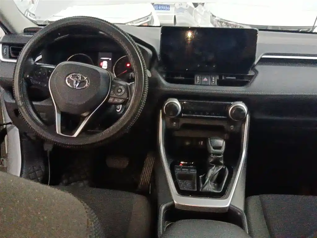 Toyota RAV4 Rongfang 2024 2.0L CVT FWD Urban Edition фото 10