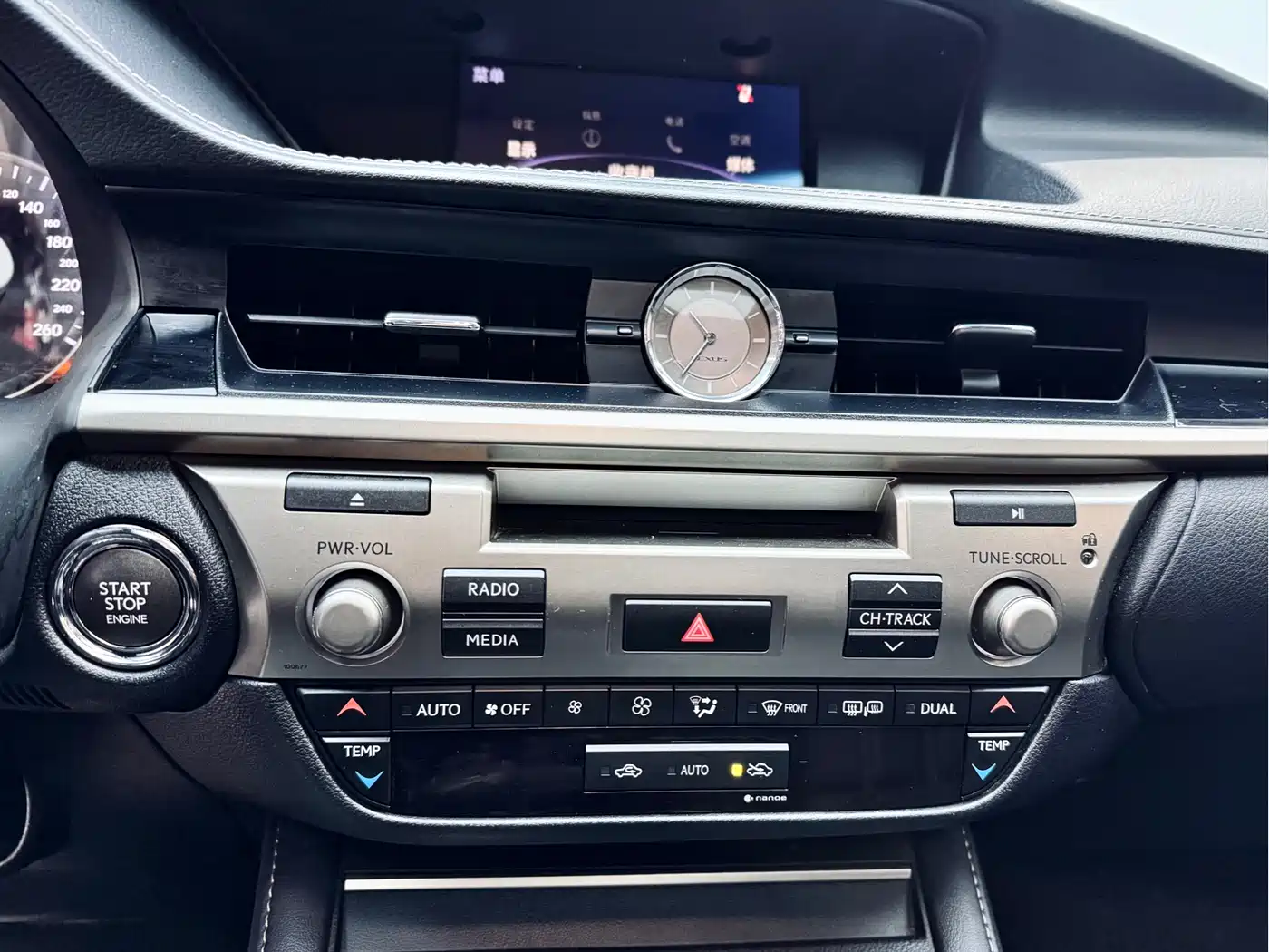 Lexus ES 2015 200 Elite Edition фото 14