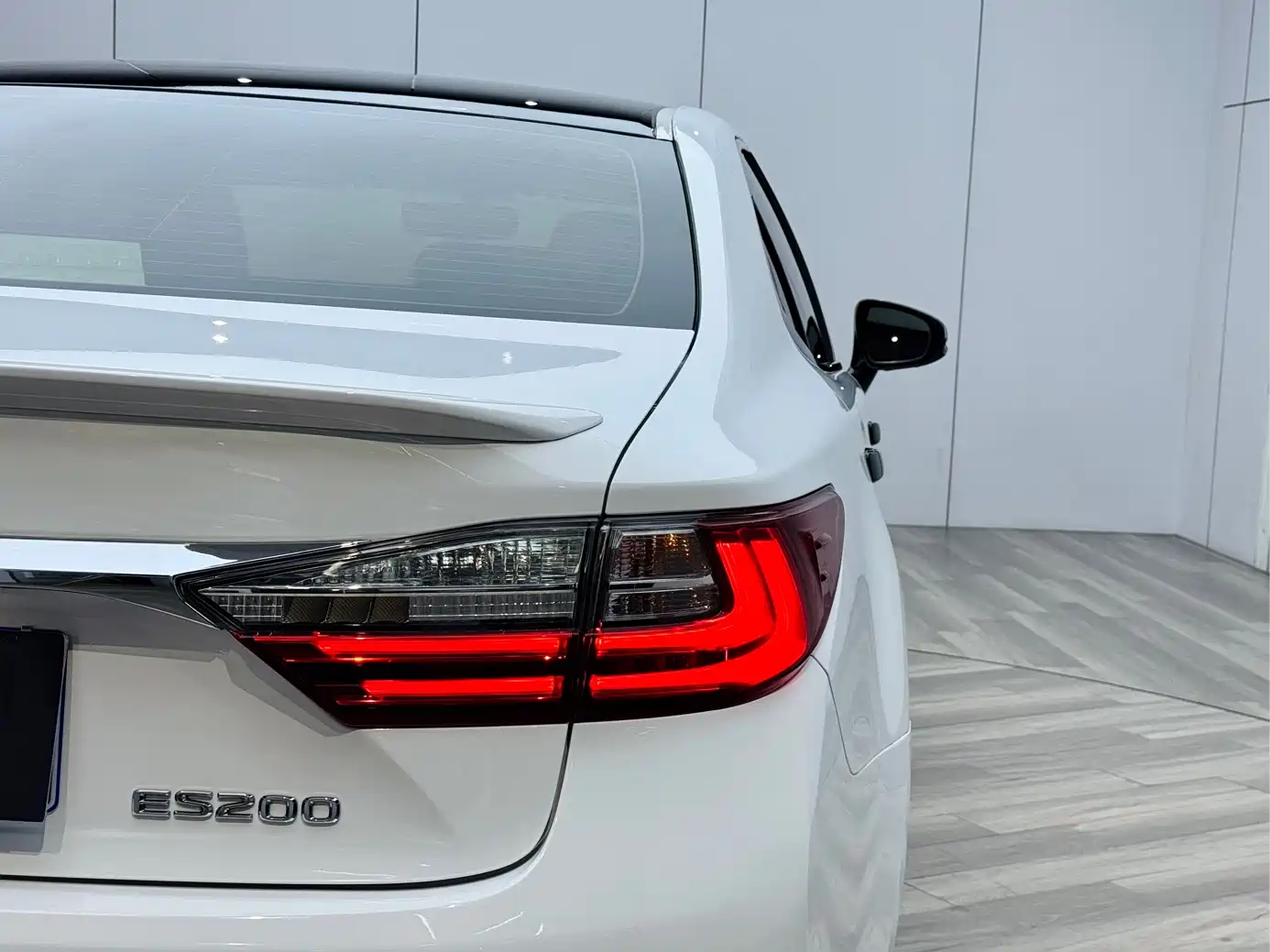 Lexus ES 2015 200 Elite Edition фото 25