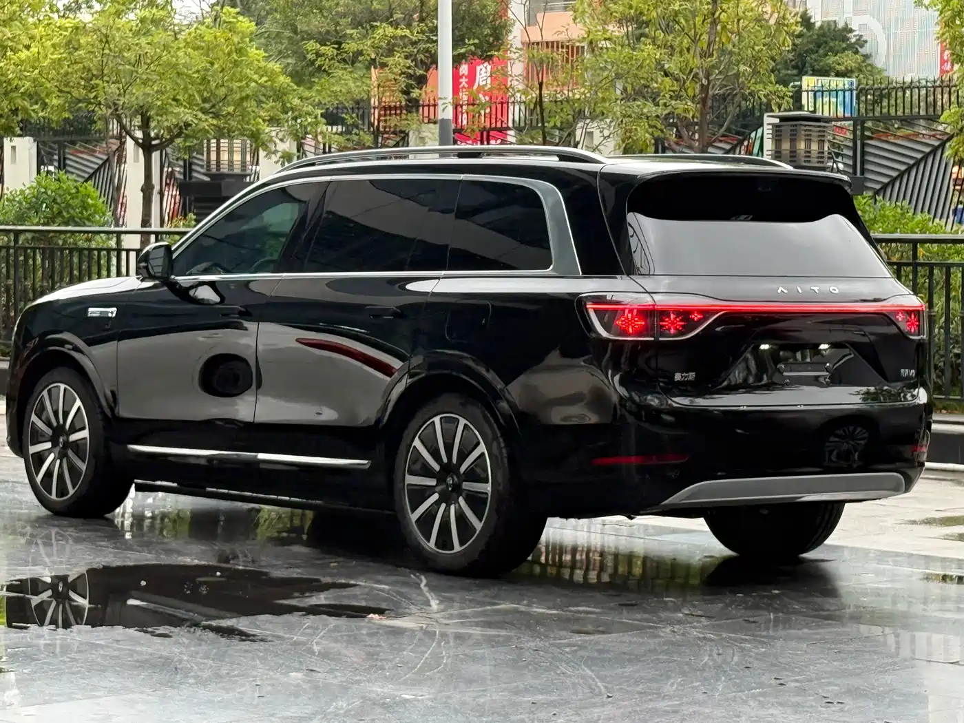 AITO Wenjie AITO M9 2026 Extended Range Ultra Edition 52kWh 6-seater фото 5