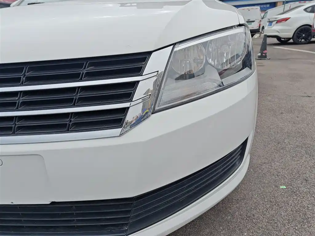 Volkswagen Lavida 2013 Facelift Classic 1.6L Automatic Trend фото 19