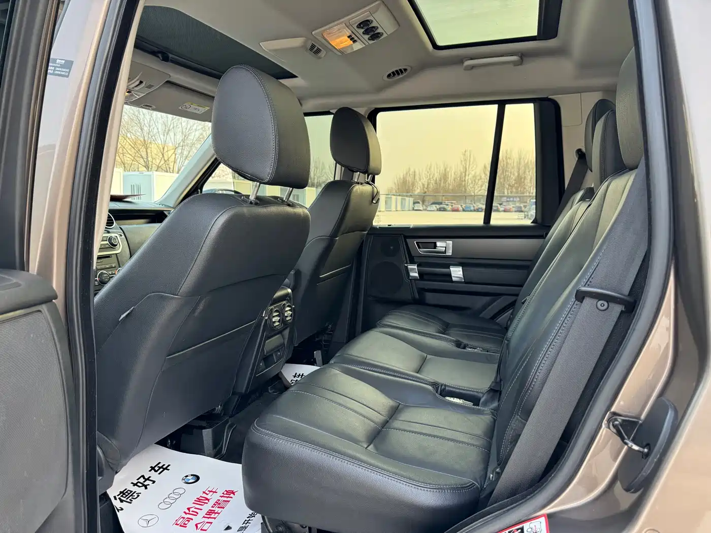 Land Rover Discovery 2015 3.0 SC V6 HSE фото 10