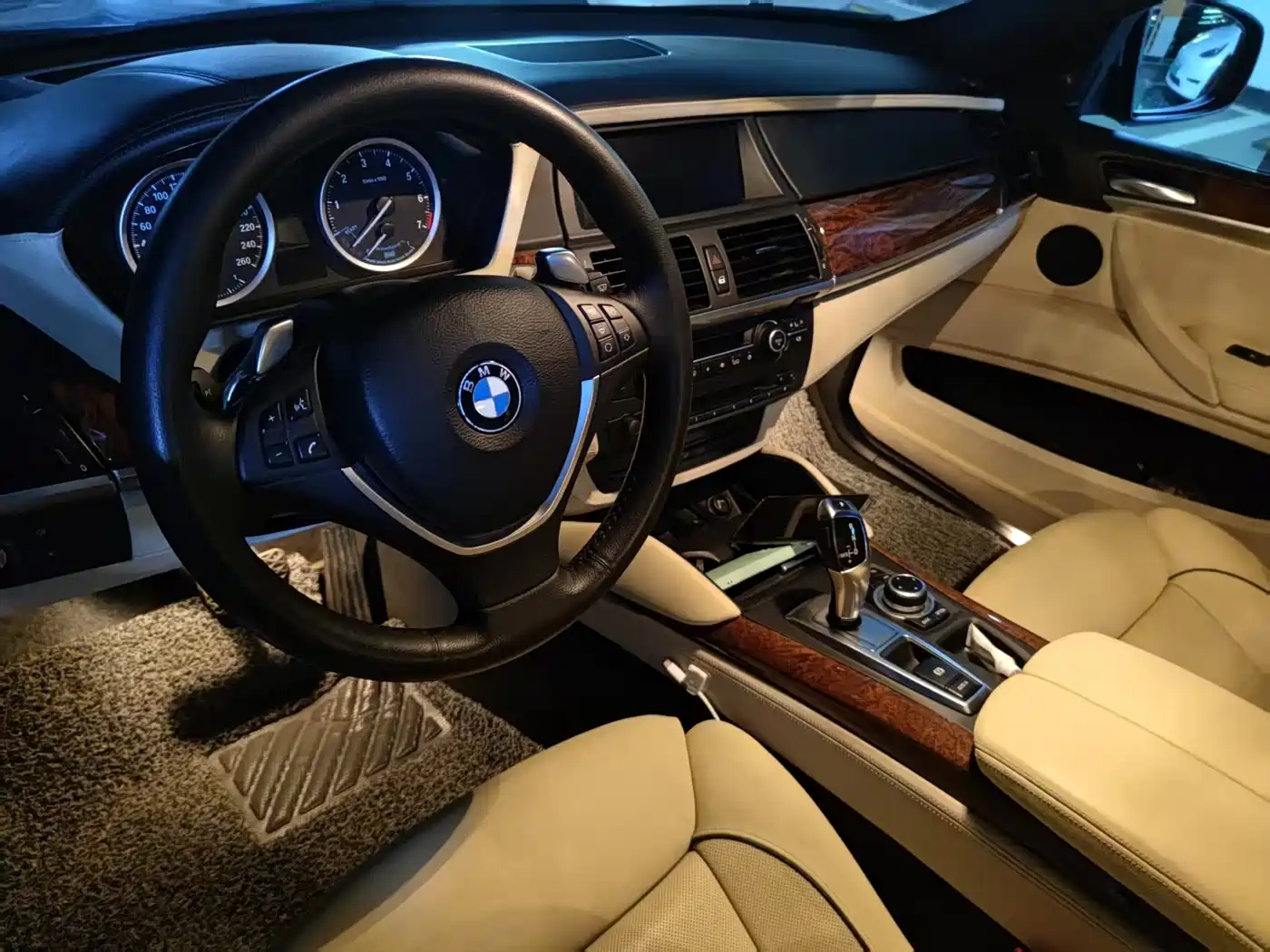 Фото 12 - BMW X6