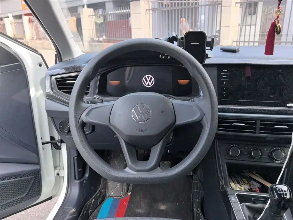 Volkswagen Lavida 2023 XRUI 1.5L Manual New Comfort Edition фото 7