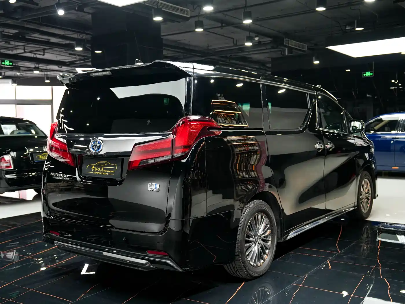 Toyota Alphard 2021 Hybrid 2.5L Ultimate фото 39