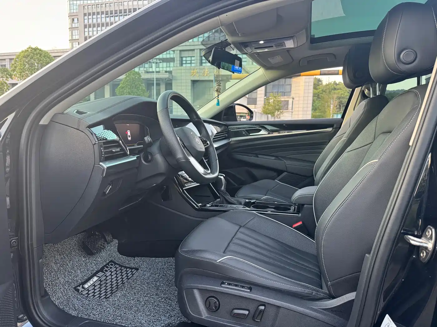 Volkswagen Passat 2024 330TSI Starlight Elite Edition фото 10