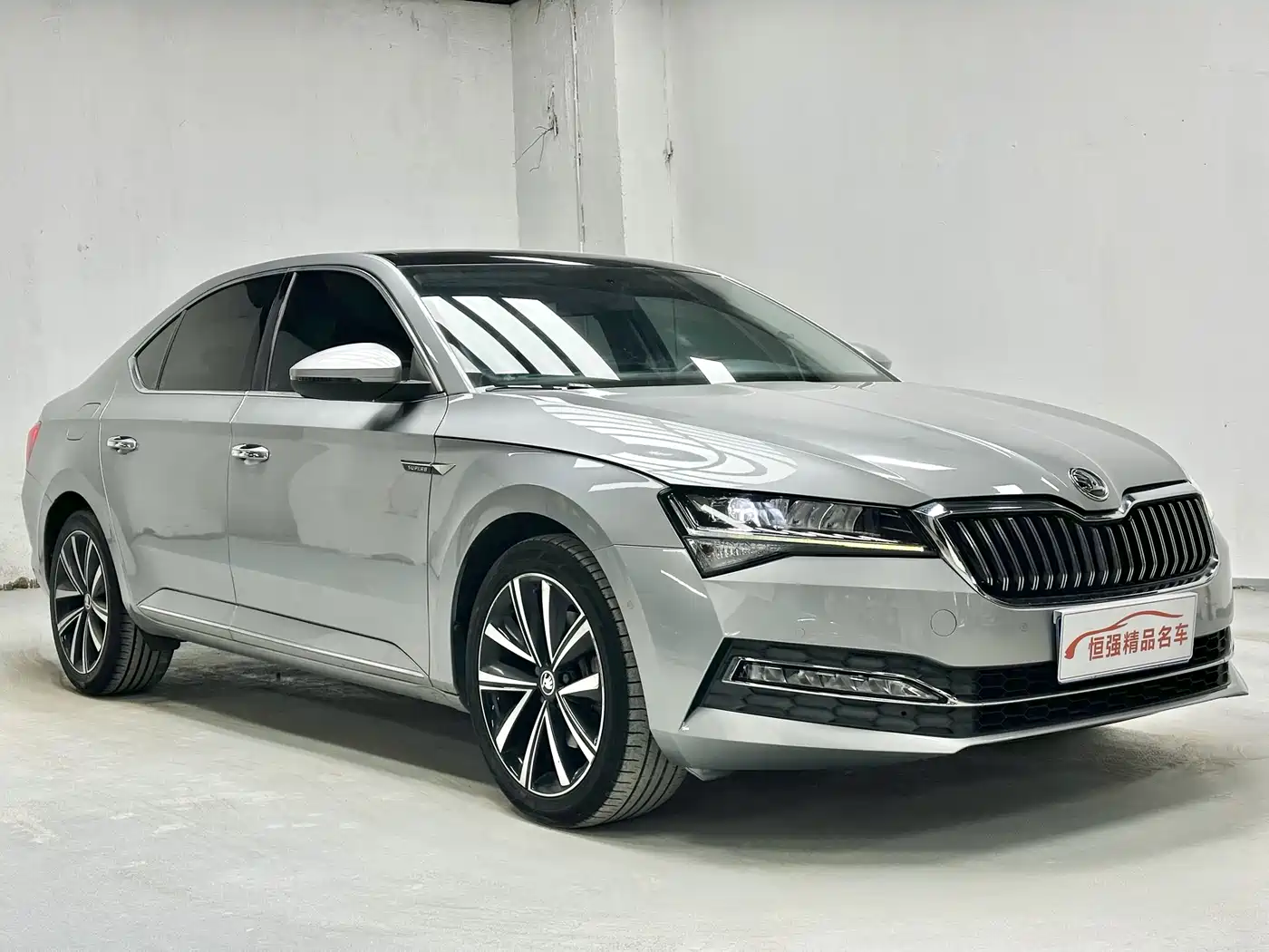 Škoda Superb 2022 TSI280 DSG Premium Edition фото 3