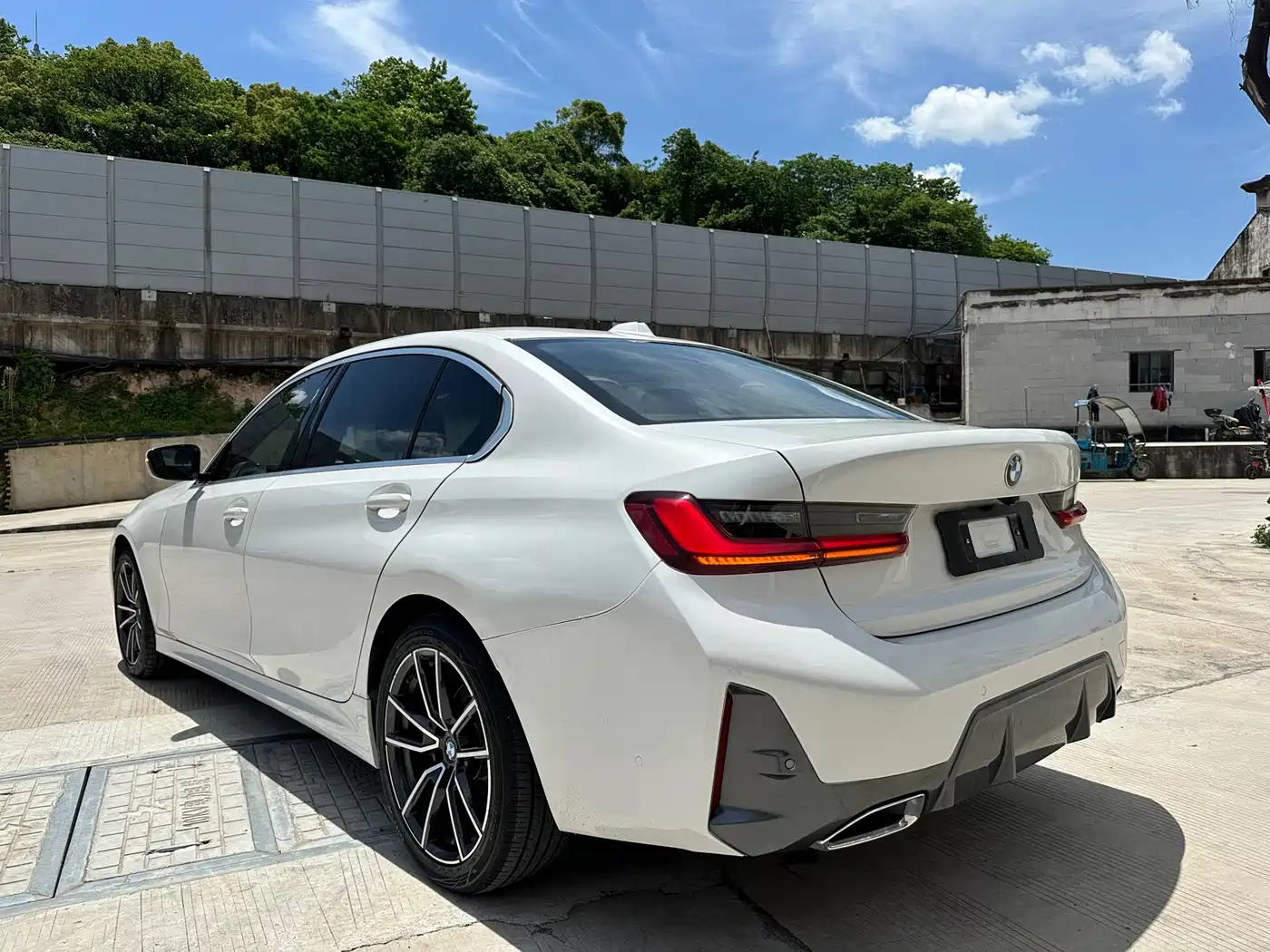 BMW 3 Series 2024 325Li M Sport Package фото 7