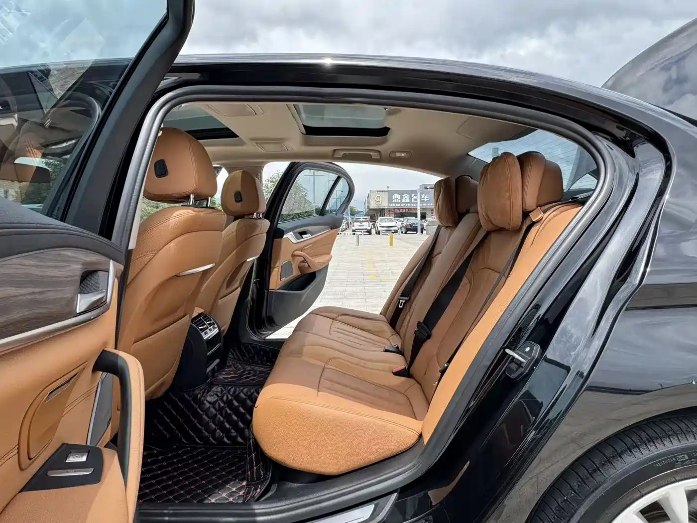 BMW 5 Series 2019 530Li Leading Luxury Package фото 19