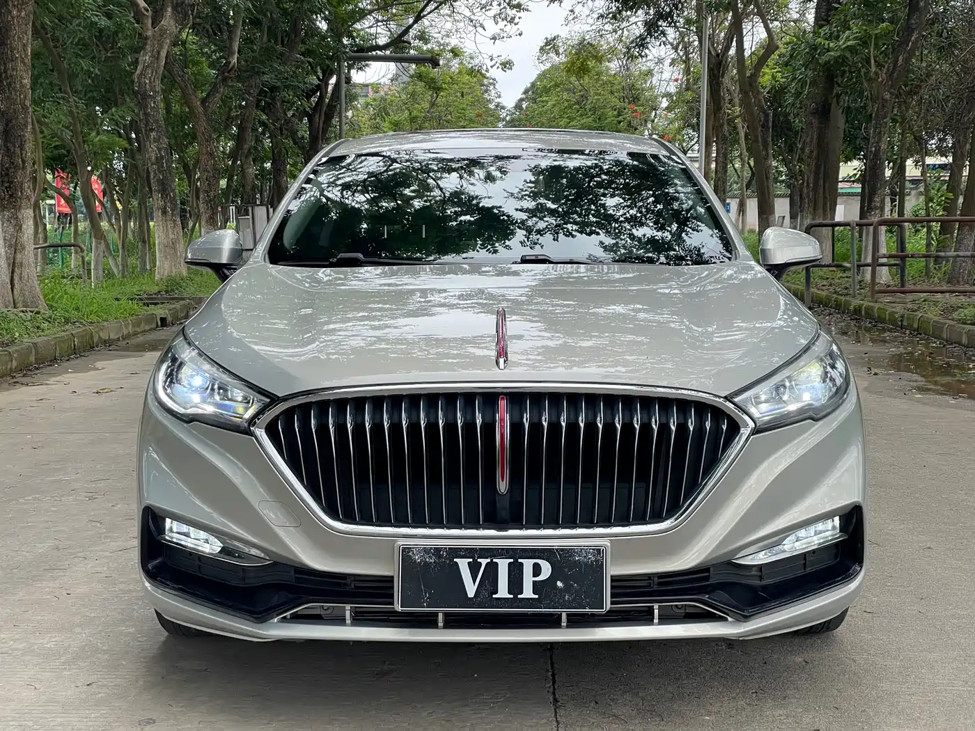 Hongqi H5 2020 1.8T Automatic Smart Connection Qi Rhythm Edition фото 4