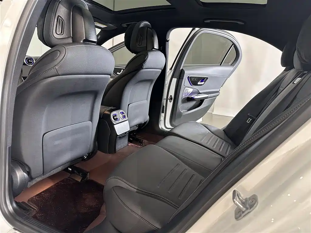 Mercedes-Benz C-Class 2025 C 260 L Sport Edition фото 6